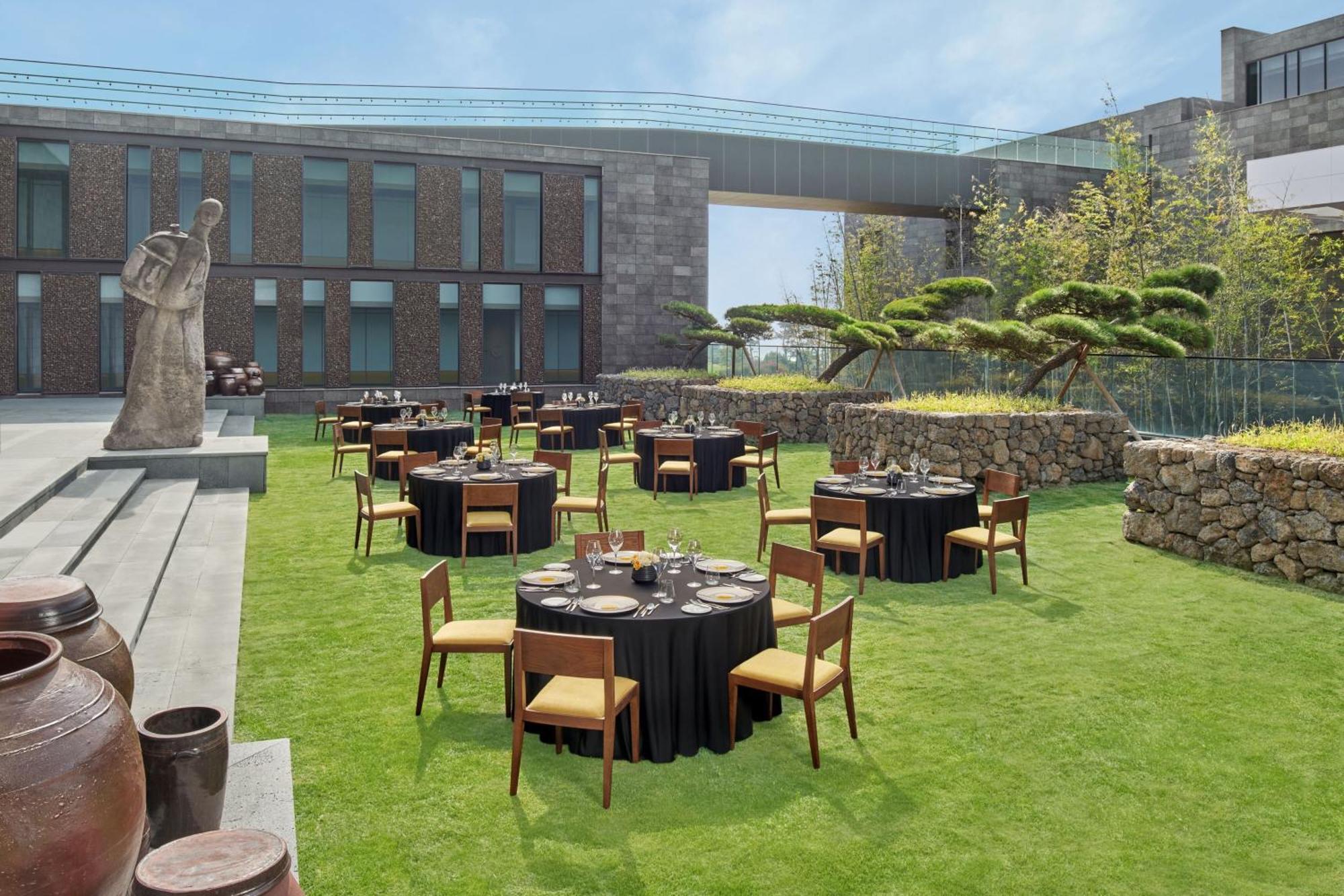 Jw Marriott Jeju Resort & Spa Seogwipo Exterior foto